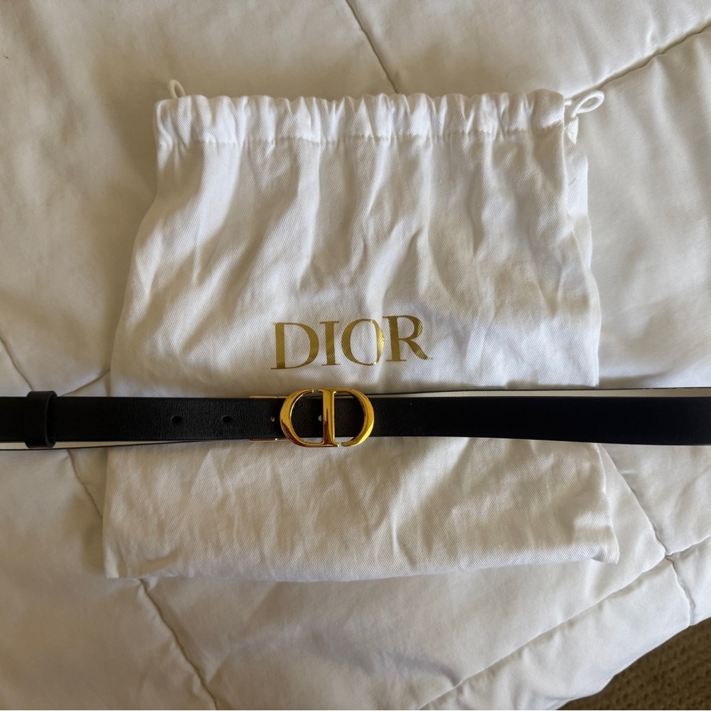 Dior Reversible Belt
Black and white , 20 MM size 95 100% authentic